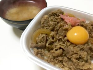 松屋の【持ち帰り】におすすめなメニューは？予約できる？そして気になる消費税は？の疑問を解決！