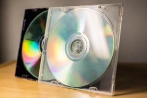CDディスクの捨て方は燃えるゴミ？データ消去法も解説！