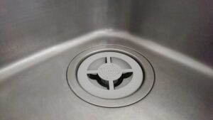 キッチンハイターで排水口のつまりは治せる？他にパイプ洗浄剤の代用はある？