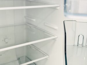 冷蔵庫の温度設定はどこ？変え方や夏冬の温度の目安