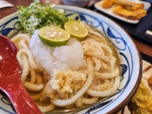 丸亀製麺は塩分が高い？うどんの塩分を減らして美味しく食べる選び方とは。